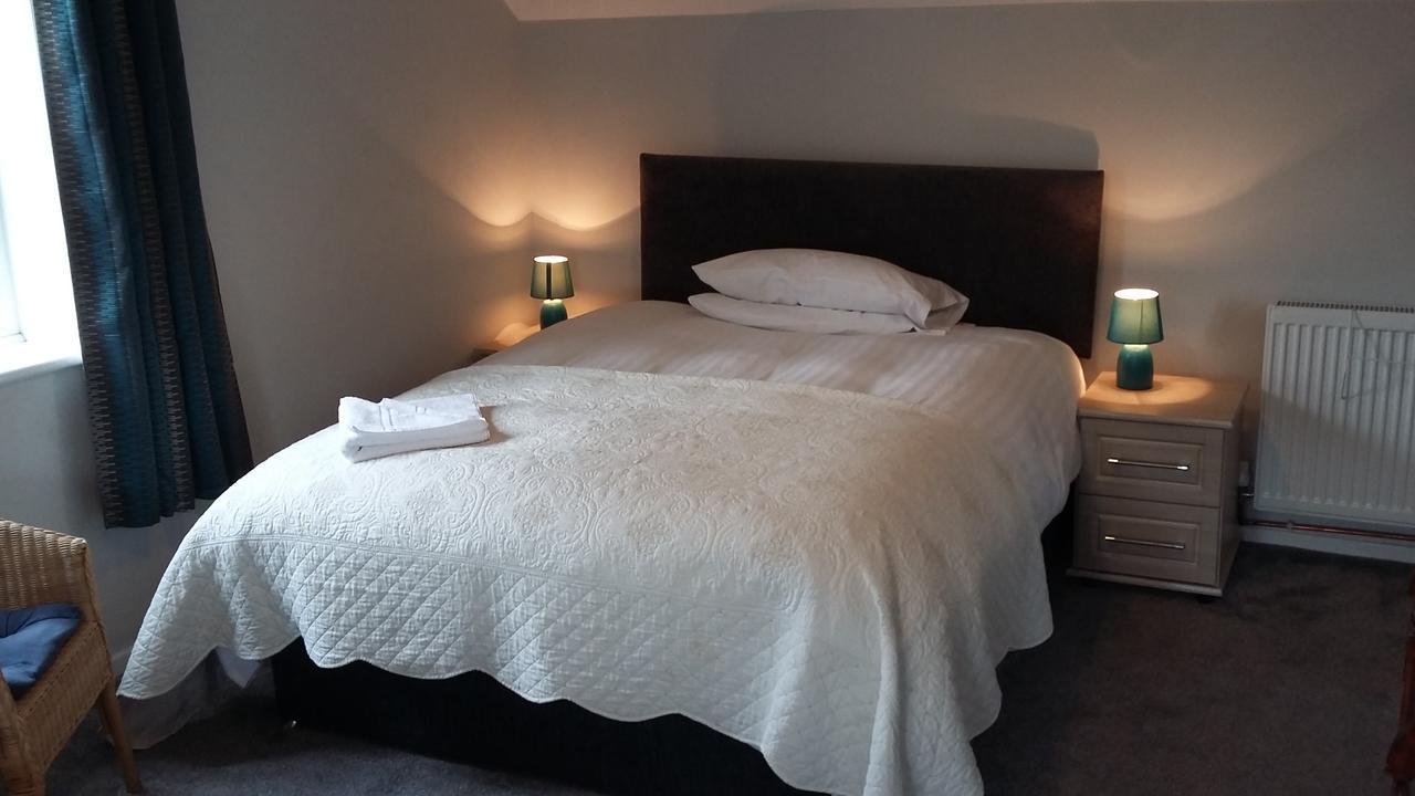 Church End Farm Bed And Breakfast Hale  Экстерьер фото