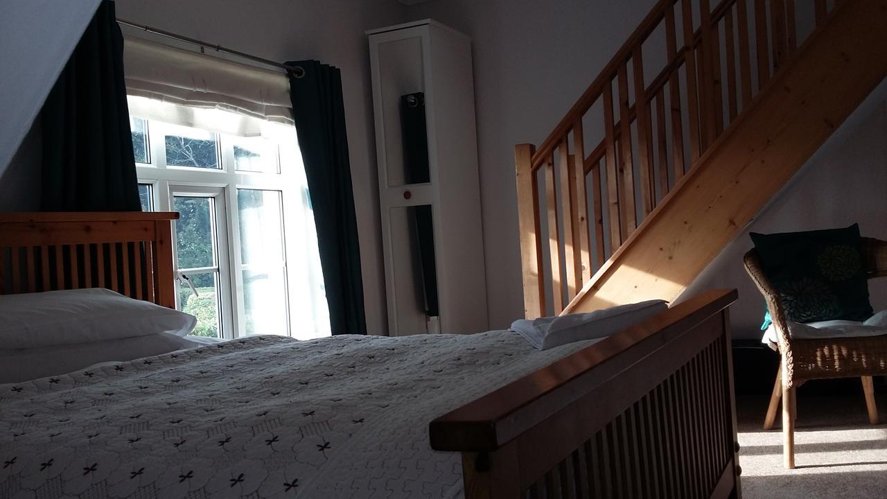 Church End Farm Bed And Breakfast Hale  Экстерьер фото